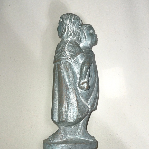 Isabel Bloom 9” statue “Sisters” 2000. - Picture 2 of 4